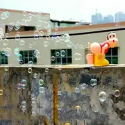Funny Crayon Shin-Chan Bubble Machine Toy Fully Automatic Water Blowing Toy Bubble Soap Blowing Outdoor Children\'s Toys