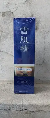 在飛比找Yahoo!奇摩拍賣優惠-KOSE 高絲 雪肌精 靚白洗顏乳140ml