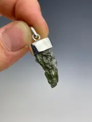 3.8gr MOLDAVITE rough silver.925 cap pendant #JM152