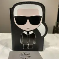 在飛比找PopChill優惠-[二手] Karl Lagerfeld 卡爾Q版 皮革 護照