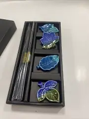 FOUR LEAVES CHOPSTICKS SET WITH THREE CHOPSTICK SETS
