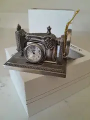 Vintage New In Box Timex Collectible Mini Sewing Machine Clock Silvertone Pewter
