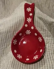 TERRAMOTO CERAMIC PEPPERMINT SQUARE SPOON REST IN RED & WHITE