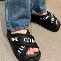 在飛比找Yahoo!奇摩拍賣優惠-Celine新款的厚底拖鞋很不錯欸～Lisa就是帶貨王，他穿