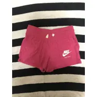 在飛比找蝦皮購物優惠-美國帶回 轉售 Nike 桃紅色運動短褲 大女童M號