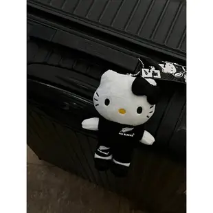 橄欖球hello kitty包包掛飾 哈嘍hallo公仔凱蒂貓kt貓玩偶黑色掛件 包包掛件