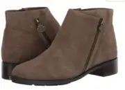 Bettye Muller Trinity Beige booties size 8.5 M