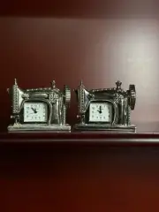 Vintage Sewing machine Clock miniature metal Silver colored figure Les Temps