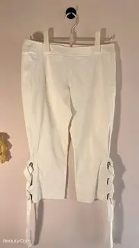 在飛比找Yahoo!奇摩拍賣優惠-amobea白色低腰七分褲