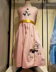 Disney Set Carrousel Apron And Tea Towel