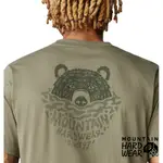 【MOUNTAIN HARDWEAR】MHW BEAR™ SHORT SLEEVE 熊熊圓領短袖上衣 男款 深石綠 #2079841