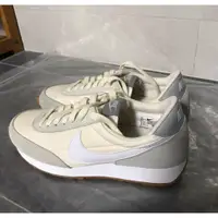 在飛比找蝦皮購物優惠-NIKE WMNS DAYBREAK 燕麥 米白 奶茶 阿甘