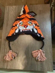 NWT Boy’s Girl’s Under Armour Tiger Cold Gear Black Orange Tiger Hat Cap Medium