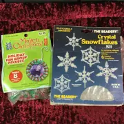 HOBBY LOBBY LOT BEADERY CHRISTMAS ORNAMENTS CRYSTAL SNOWFLAKES HOLLY WREATH KITS