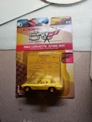 RACING CHAMPIONS 50th Anniversary White 1963 Corvette Sting Ray 1/64 Series 3