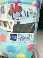 Disney's Minnie Mouse Oversized Supersoft Plush Throw / 5x6 / FREE SHIPPING