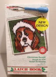 Caron WonderArt Latch Hook Kit Pillow Cover Wall Hanging Christmas Beagle NEW