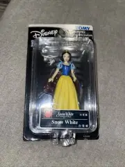 Disney Magical Collection Tomy Snow White and The Seven Dwarfs Figure