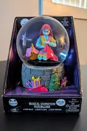 Nightmare Before Christmas Sally Musical Snow Globe With Swirling Snow Brand NEW