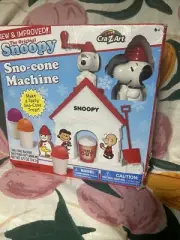 Gorgeous Peanuts Snoopy Sno-Cone Machine Kids Snow Maker Toy Ice Shavings-sealed
