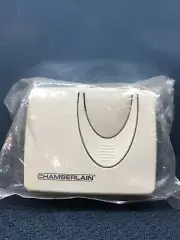 Chamberlain 002A0530-1 Garage Remote Plug-In Light Control - New