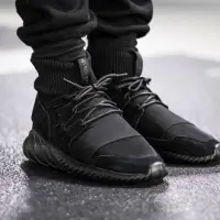 在飛比找蝦皮購物優惠-adidas TUBULAR DOOM TRIPLE 小y3