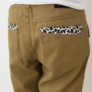 【SCORPION】韓版休閒反折豹紋短褲-共二色