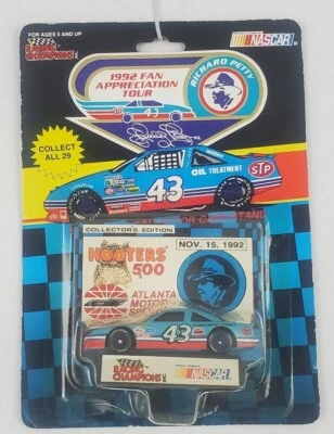 1992 Racing Champions Richard Petty Fan Appreciation Tour Car Hooters 500 1:64