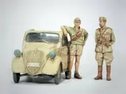 Model Victoria 1/35 Fiat Model 500 A "Topolino" North Africa (w/2 Figures) 4073