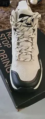 The North Face Women's Activist Mid Futurelight Hiking Boot size 11