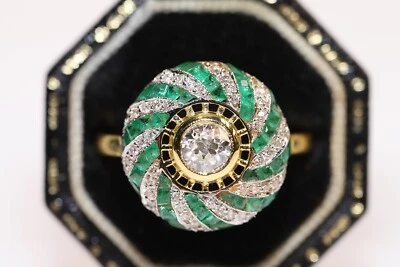 New Made 18k Gold Natural Diamond And Caliber Emerald Decorated Cocktail Ring