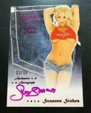 2012 Benchwarmer SUZANNE STOKES Daizy Dukez #42 Pink Foil Auto/25 PLAYBOY Sexy