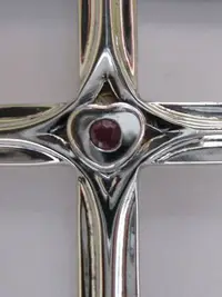 在飛比找Yahoo!奇摩拍賣優惠-名媛的最愛歐美款 國際R925銀鍍銠=銀白k十字架藝術項鍊墬