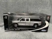 1/18 Welly Diecast 1999 Chevy Silverado Silver
