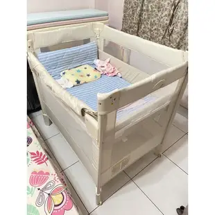 Aprica愛普力卡 可攜帶式嬰兒床/遊戲床COCONEL 任意床