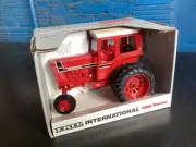 NICE NIB ERTL 1/16 INTERNATIONAL 1566 BLACK STRIPE 1991 SPECIAL EDITION TRACTOR