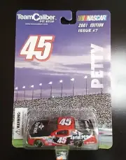 1/64 NASCAR 2001 KYLE PETTY SPRINT PCS TEAM CALIBER