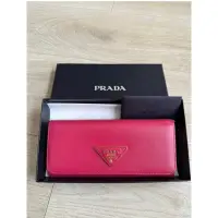 在飛比找蝦皮購物優惠-二手 Prada Wallet 長夾