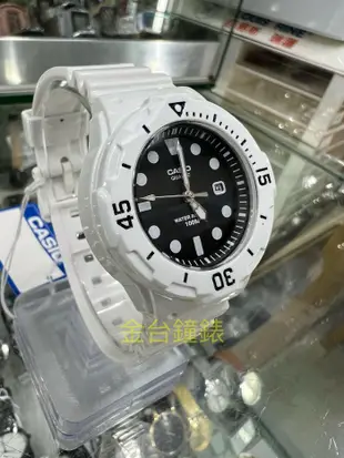 【金台鐘錶】CASIO 卡西歐 潛水風格為概念的(女錶 兒童錶) 日期顯示窗 黑白配色面盤 LRW-200H-1E