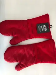 New All-Clad Luxury Silicone and Cotton Set of 2 Oven Mitts - Empire Red (Chili)