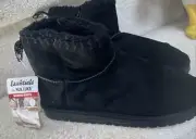 NWT Essentials by Muk Luk’s Black Water Resistant Lined Boots- Size 7