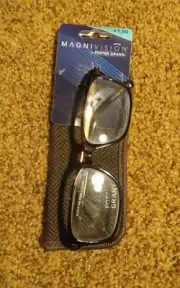 Foster Grant Magnavision reading glasses with cloth case. 1.50 power