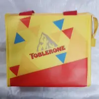 在飛比找蝦皮購物優惠-Toblerone瑞士三角巧克力保冷手提袋