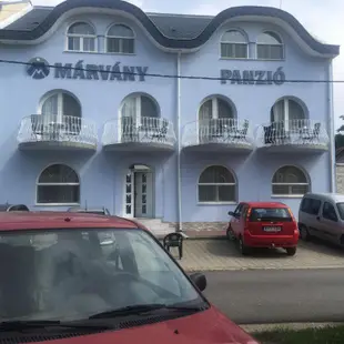 瑪爾瓦尼旅館Hotel Marvany