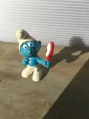 peyo 1972 Smurf HOLDING MIRROR Pretty or Loves himself Smurf VINATGE Rare