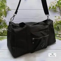 在飛比找momo購物網優惠-【Misstery】旅行袋多功能休閒旅遊側背包旅行袋-黑(防