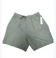 NWT Croft & Barrow Mid Rise Straight Green Shorts