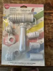 Cake Decorating:￼New Wilton Fondant Ribbon Cutter/Embosser Set