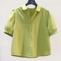 在飛比找ETMall東森購物網優惠-牛油果綠襯衫女夏2023新款小清新洋氣減齡韓版休閑設計感短袖
