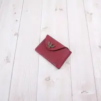 在飛比找博客來優惠-Be Two 手工皮件 ∣ 造型名片夾 DIY材料包 【紅色
